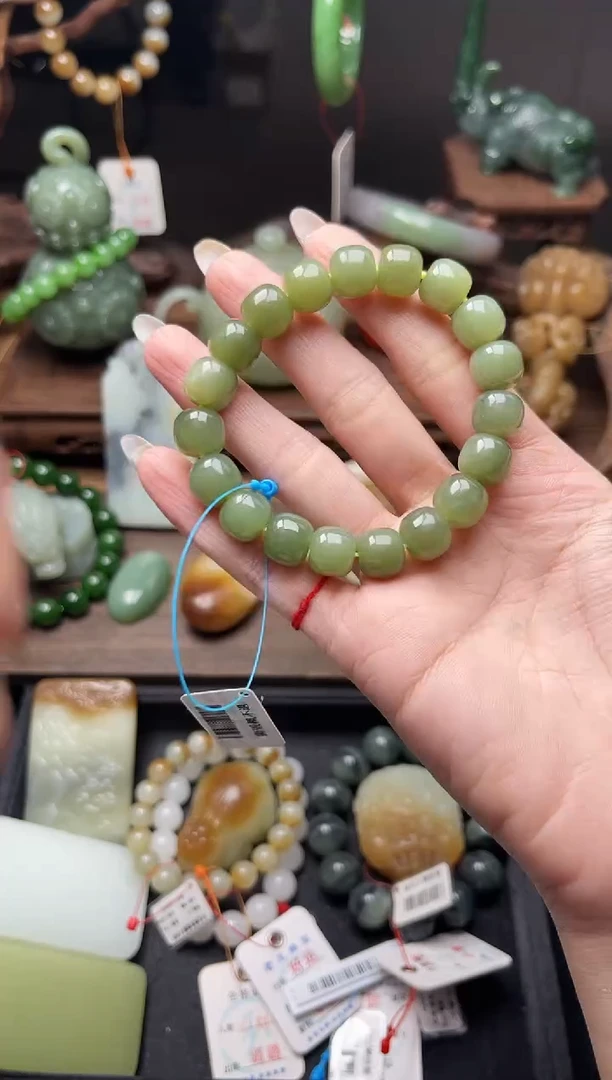 手串未镶嵌和田玉卡11若羌黄口 老型有瑕疵2