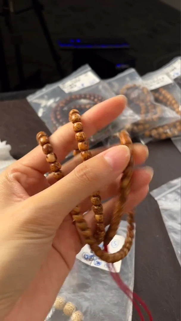 星月菩提吊坠精工级浅花皮桶珠7*6长串（B）