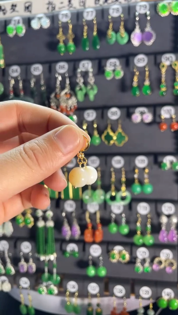 【闪购商品】翡翠颈饰银S925镶嵌332....