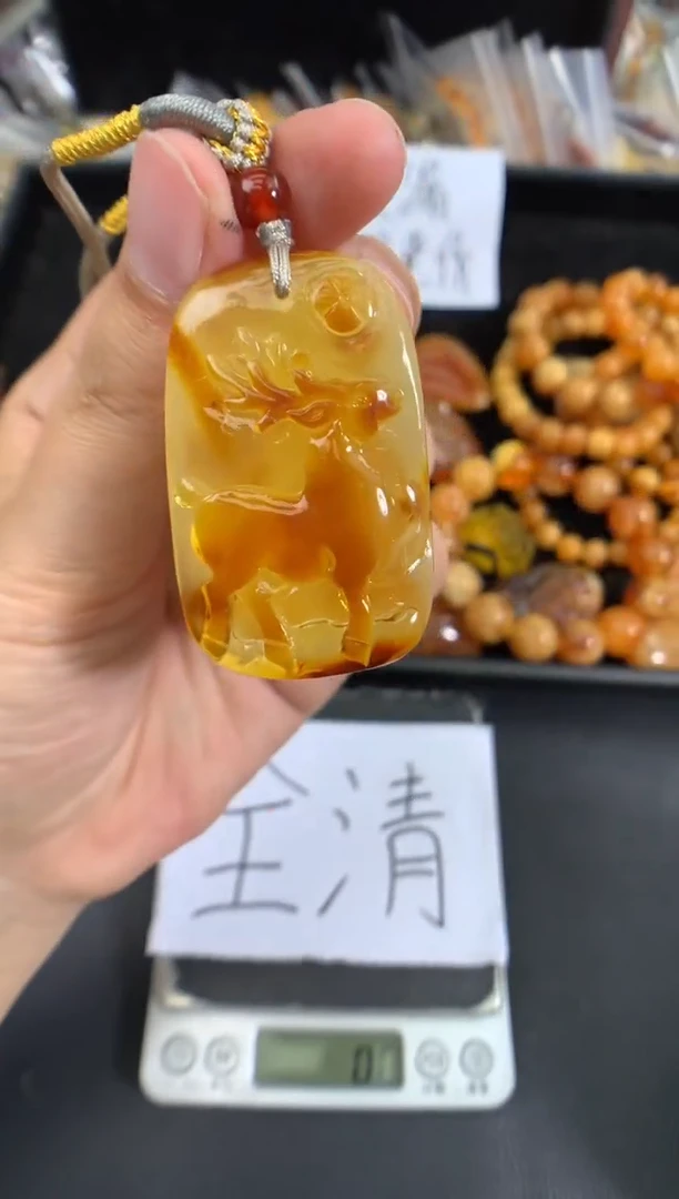 蜜蜡未镶嵌珠宝奇石1