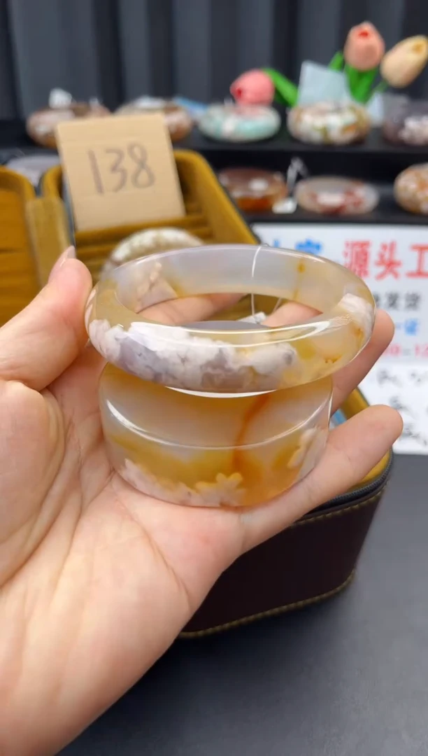 未镶嵌手镯石英质玉赠送镯心（60圈口）