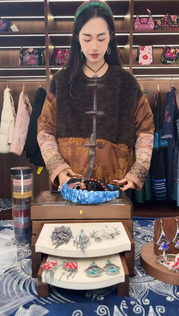 织绣L36黔东南苗族刺绣