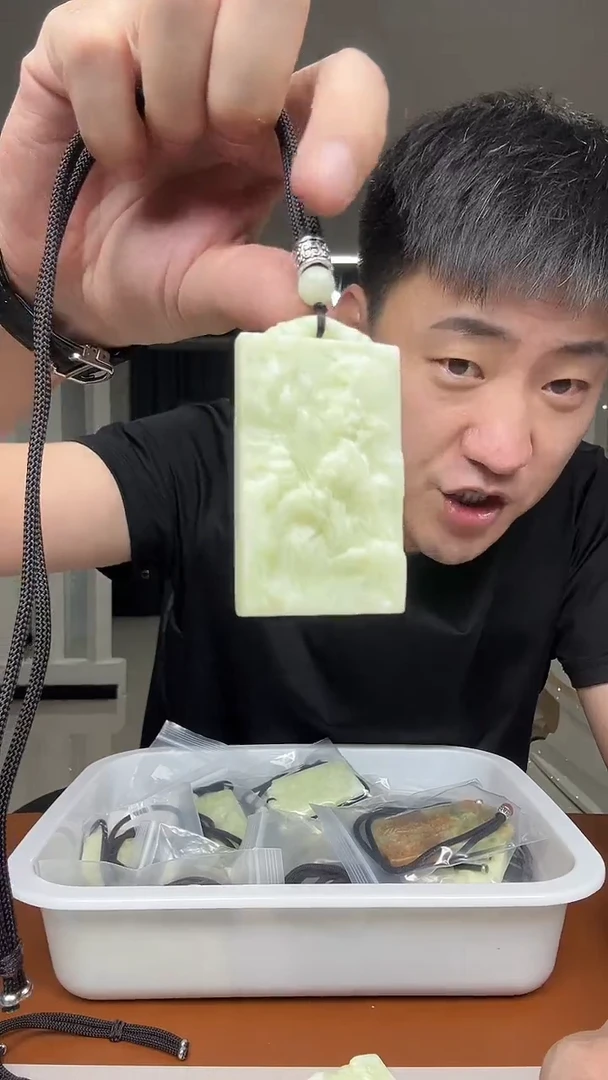 未镶嵌透闪石-蛇纹石玉颈饰多样性发货一件