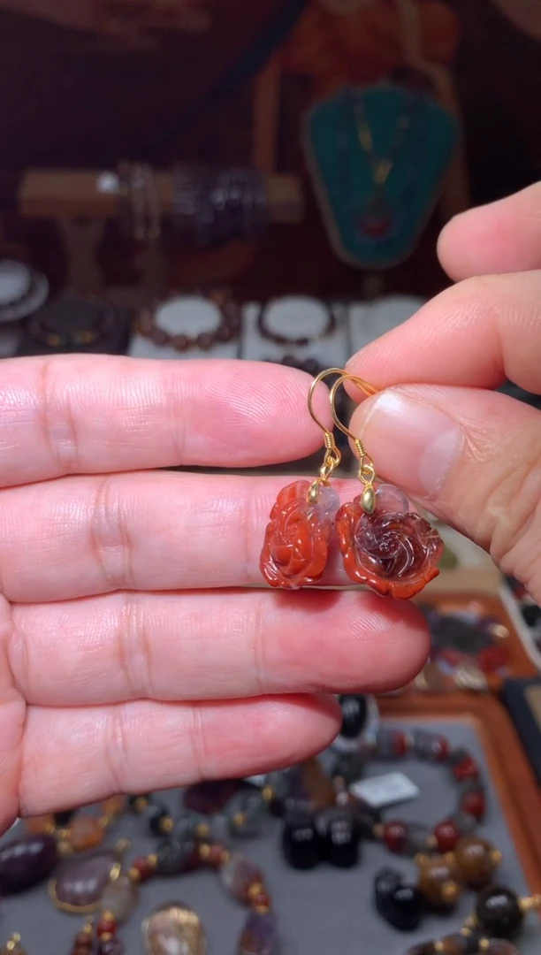 未镶嵌珠宝半成品水晶红极光耳钩，多样性