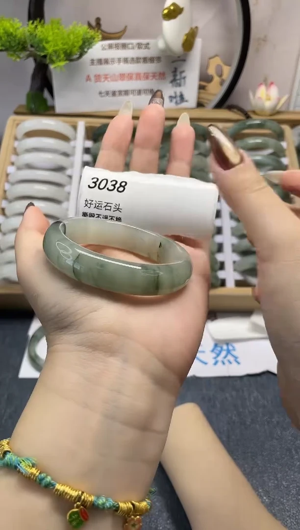 未镶嵌手镯石英质玉3038
