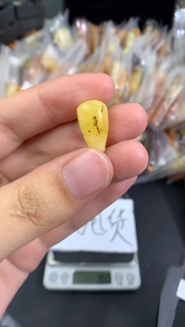 蜜蜡未镶嵌珠宝奇石1