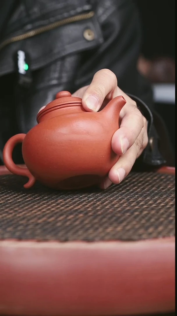 茶壶紫砂36号大红泥莲子260CC微微暇