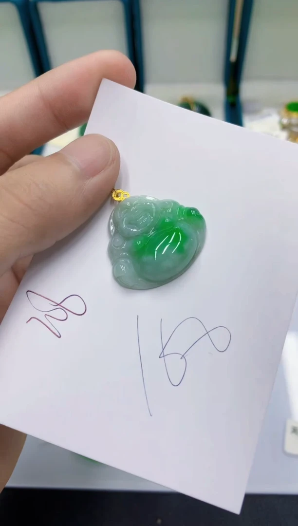 颈饰18K金镶嵌翡翠翡翠