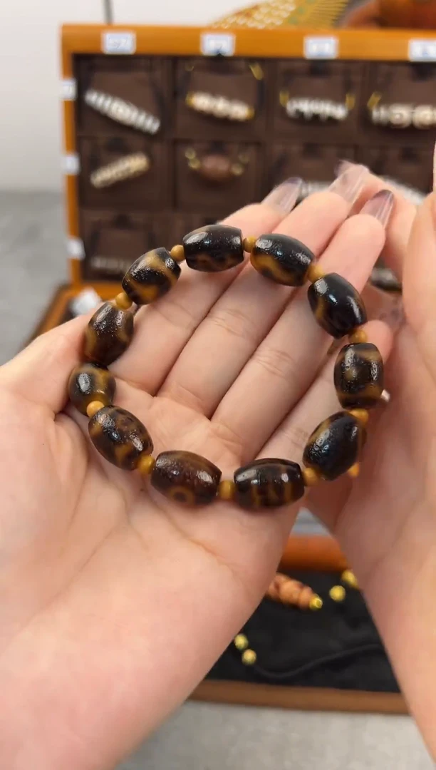 玛瑙/玉髓（覆膜）颈饰未镶嵌38微瑕随机发货