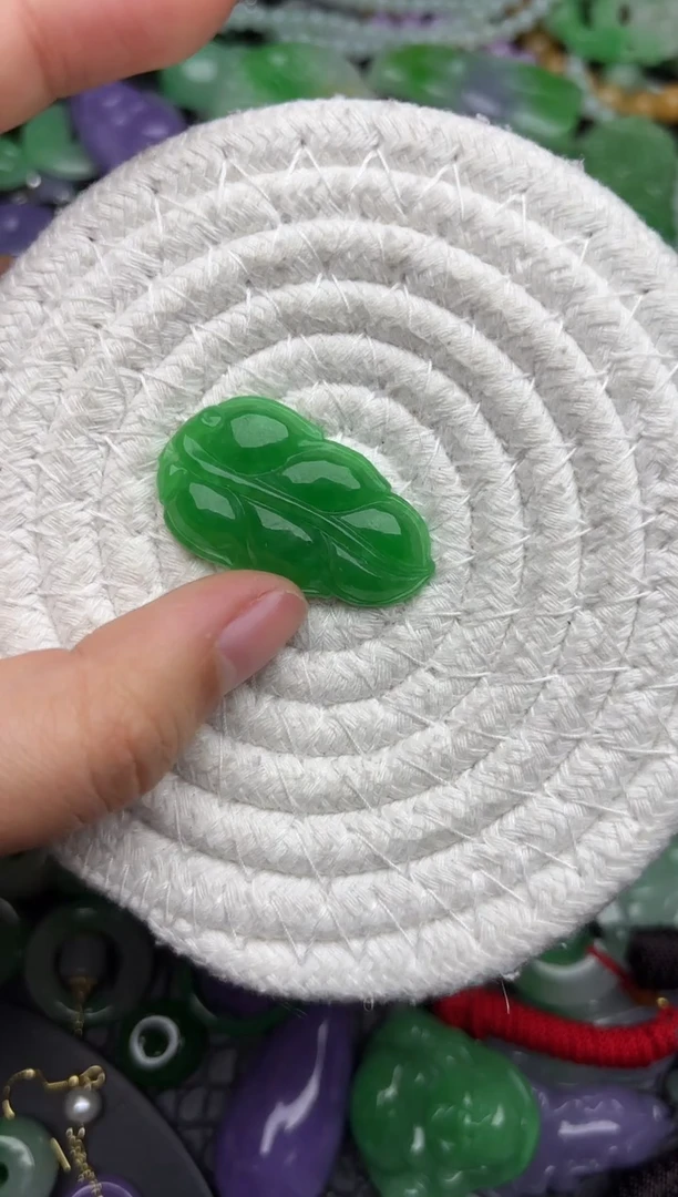 颈饰未镶嵌翡翠缅甸翡翠吊坠