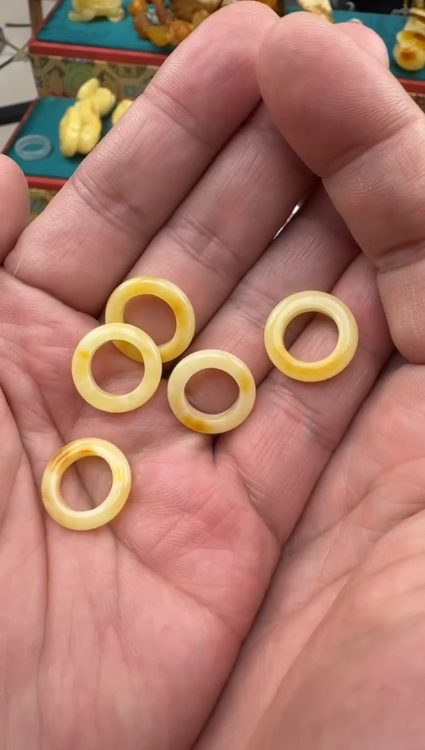 琥珀未镶嵌珠宝奇石其一发货 跑环一个HZ103