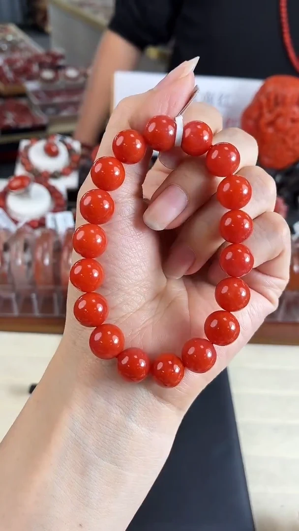 未镶嵌滴水洞手串11+南红玛瑙一个/条