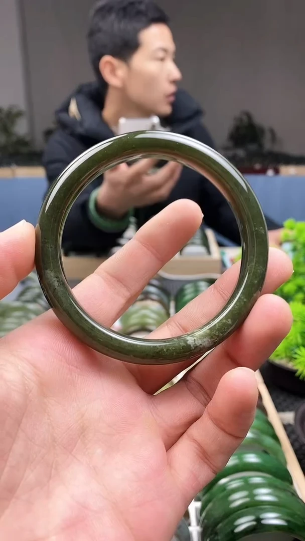 【闪购商品】和田玉手镯未镶嵌62