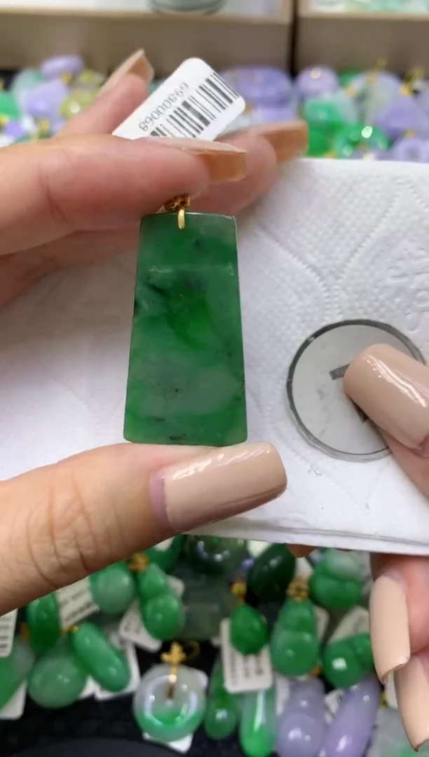 颈饰未镶嵌翡翠天然缅甸翡翠A货