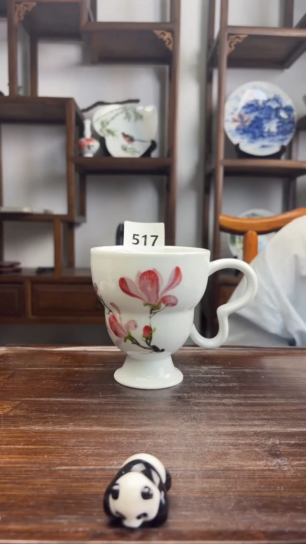 瓷片国韵瓷坊-手绘玉兰花女王杯517