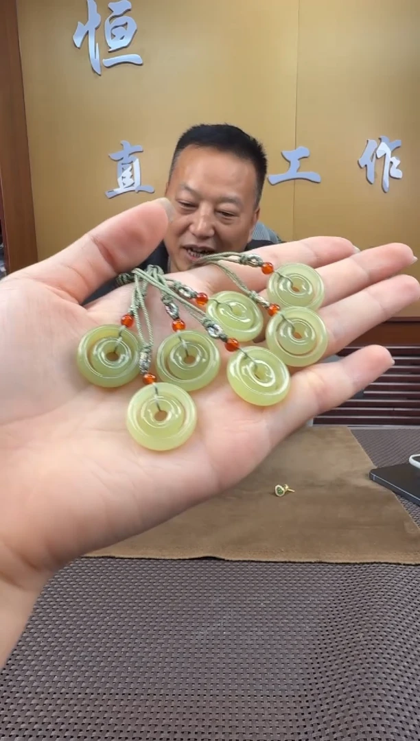 和田玉未镶嵌颈饰挂件（多样性，发一）