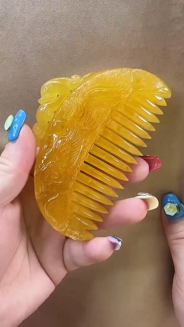 未镶嵌颈饰琥珀吊坠