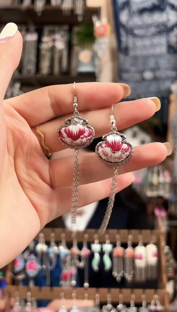 织绣民族风非遗老绣饰品417