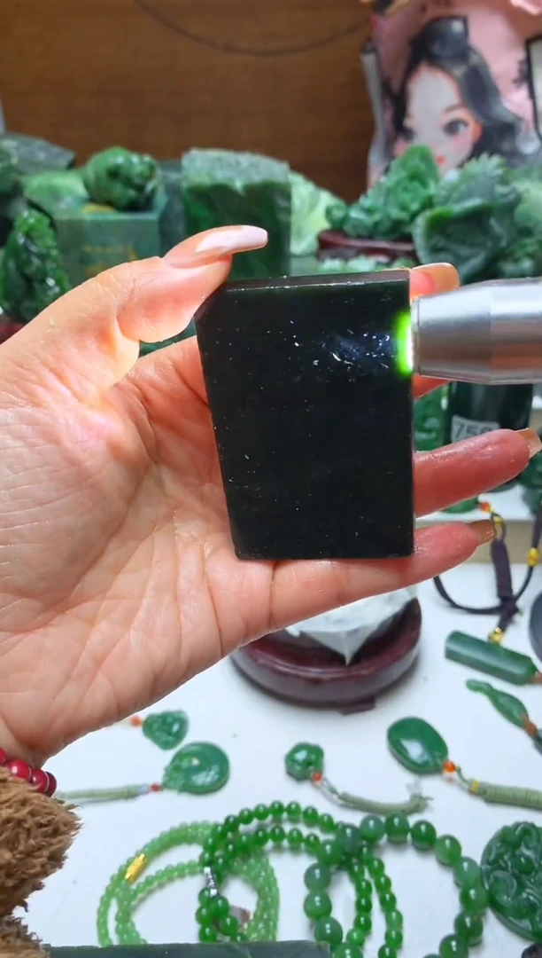 未镶嵌和田玉（青玉）摆件随机发货，拍一发一