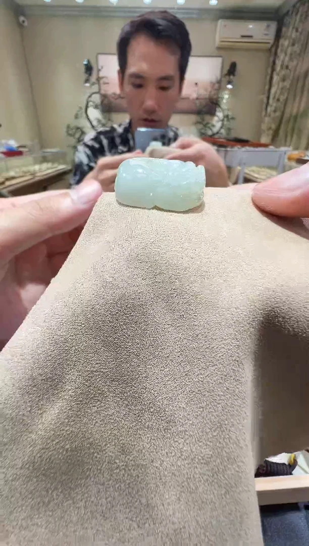 颈饰未镶嵌翡翠-纯天然缅甸A货翡翠吊坠-大貔貅16.2*11