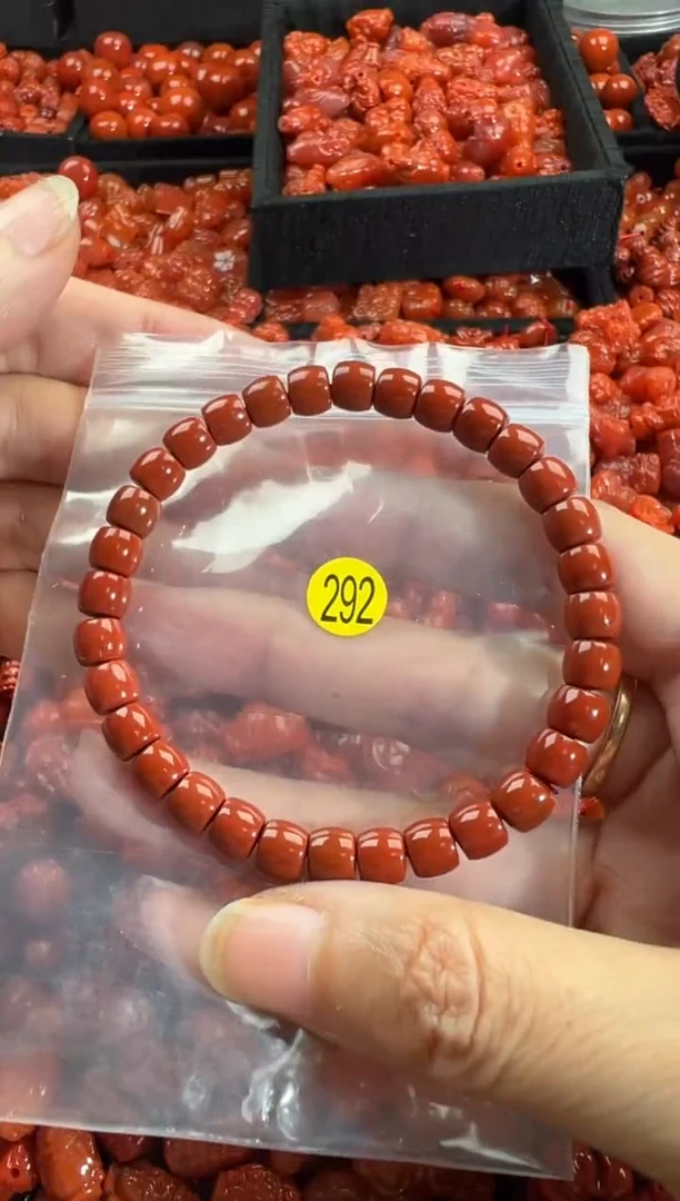 颈饰未镶嵌南红玛瑙1