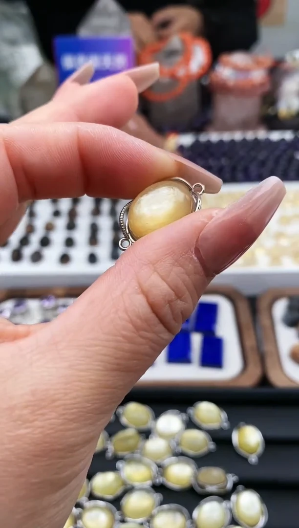 【闪购商品】锂辉石盒子未镶嵌23a多样性发其一/2.13/1个