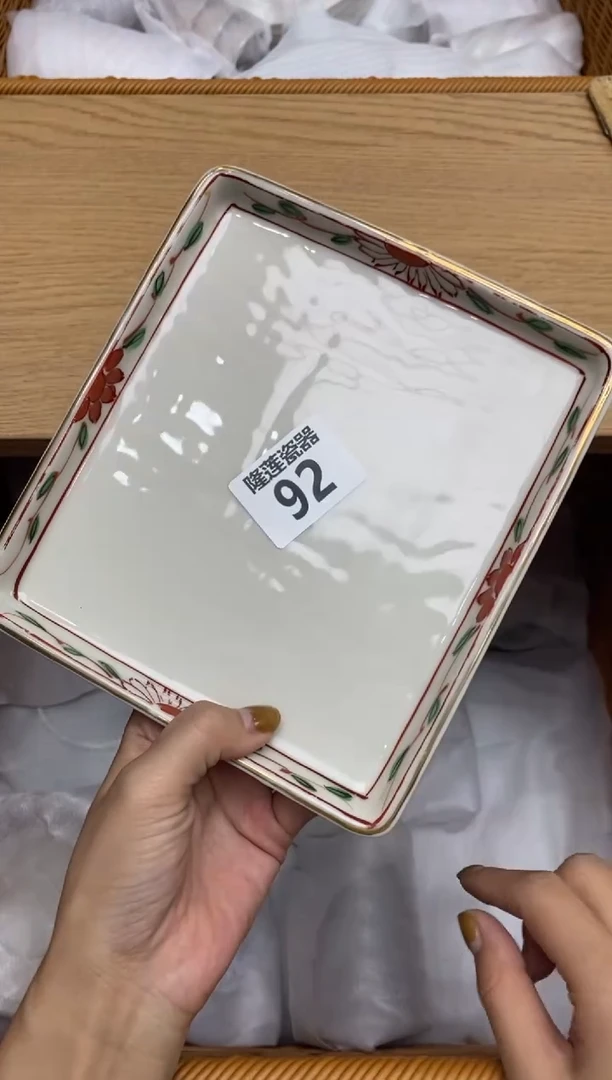 瓷片美****X隆莲瓷器欢迎大家