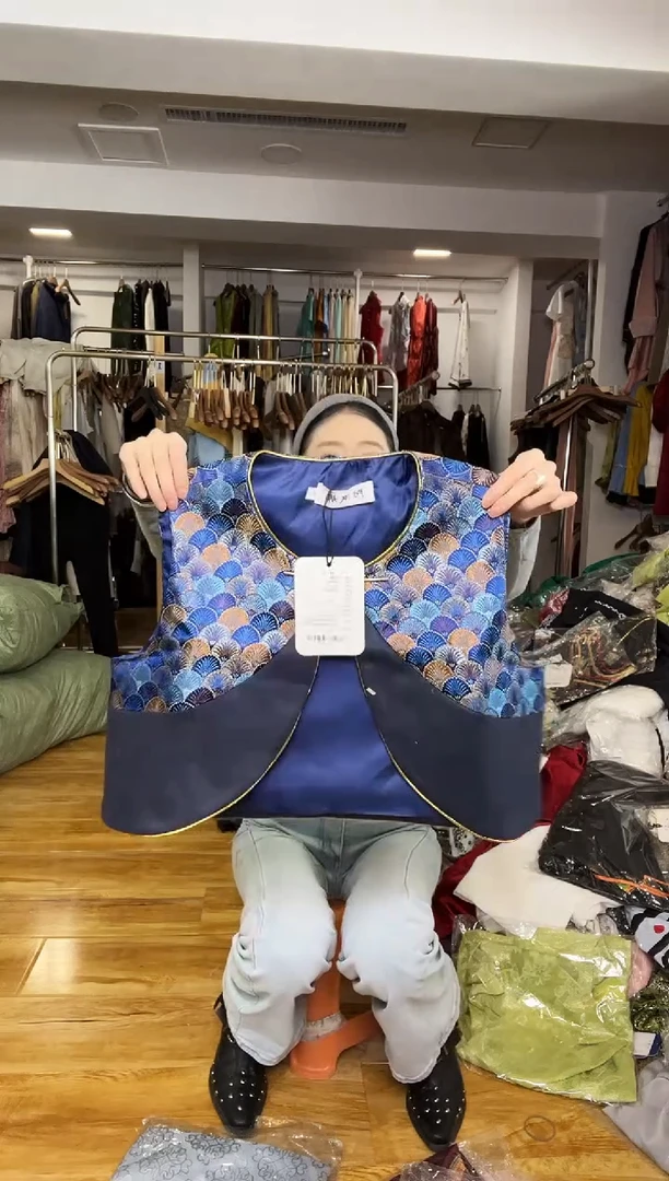 马甲       L码        105-115斤