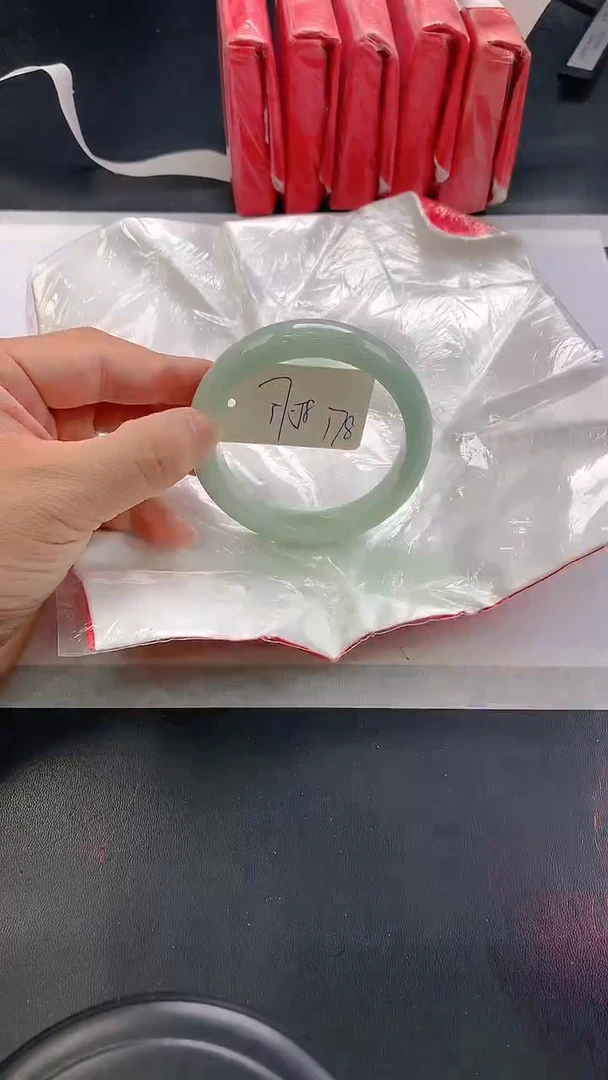 未镶嵌手镯翡翠178