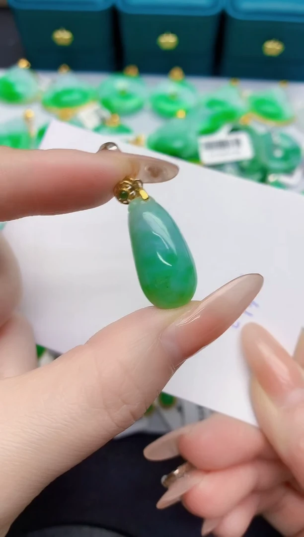 颈饰未镶嵌翡翠缅甸天然翡翠A货