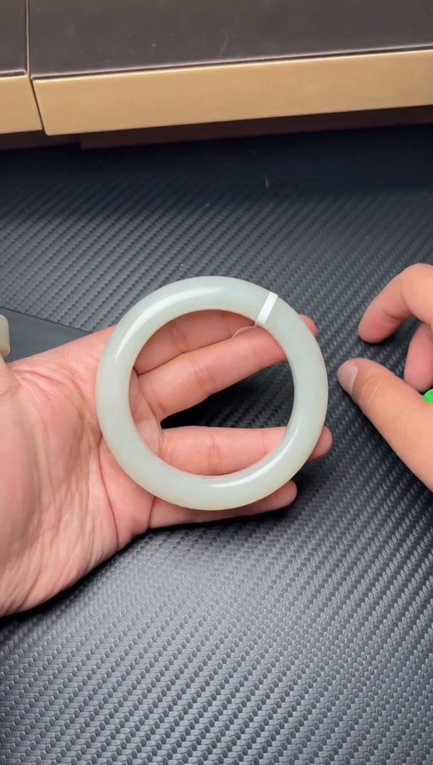 未镶嵌手镯和田玉且末金山微色差59h