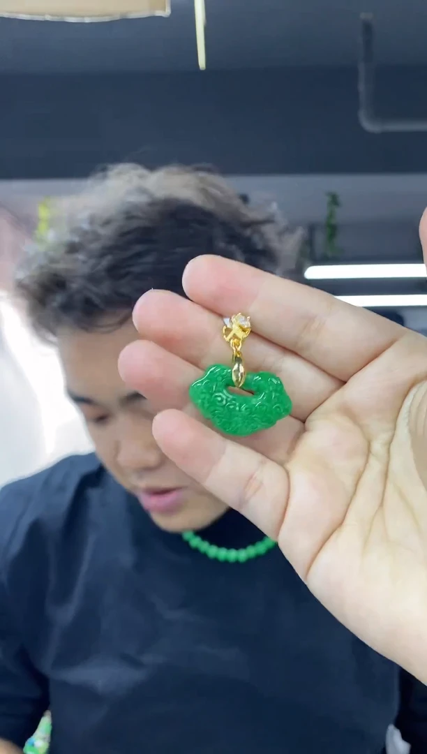 颈饰未镶嵌翡翠多样性发其一颜色微差