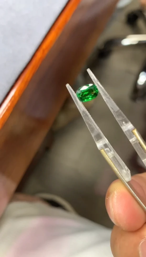 石榴石（沙弗莱）裸石未镶嵌1ct 90