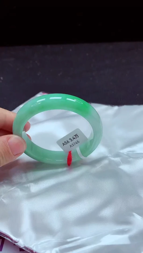 【闪购商品】翡翠手镯未镶嵌镯子56+