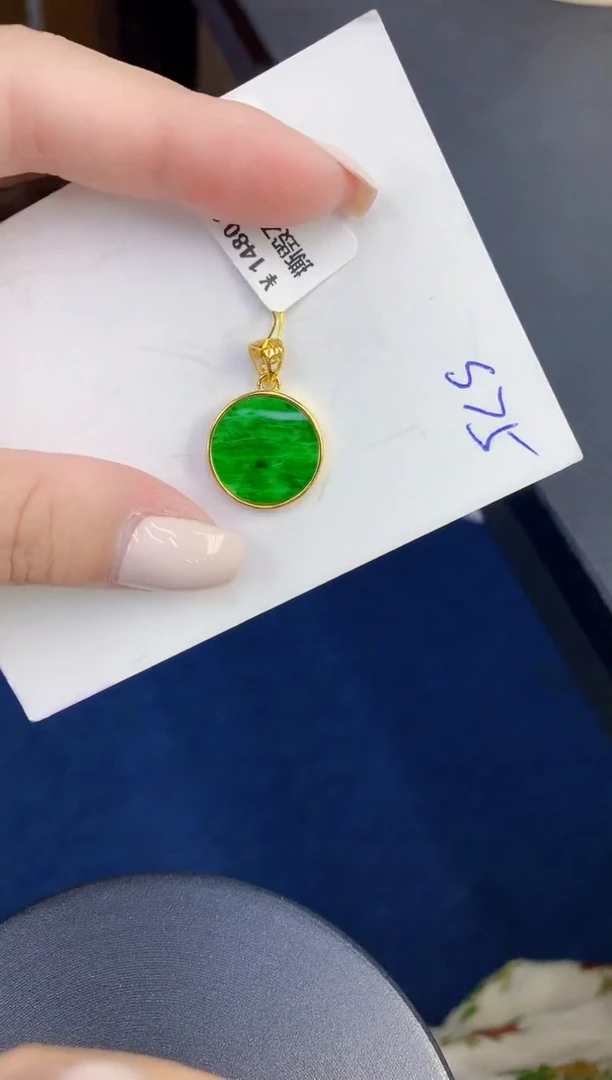 颈饰未镶嵌翡翠缅甸天然翡翠A货