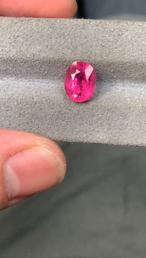 未镶嵌裸石碧玺弗洛伊德色卢比莱