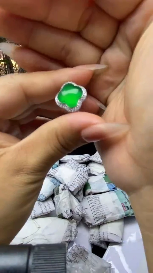 满色吊坠    所见即所得