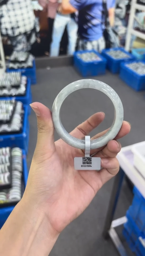 翡翠手镯未镶嵌翡翠 手镯