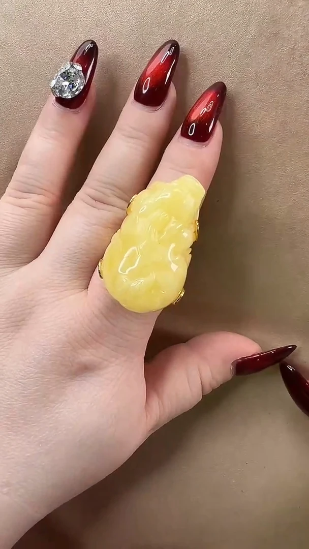 琥珀颈饰未镶嵌戒指