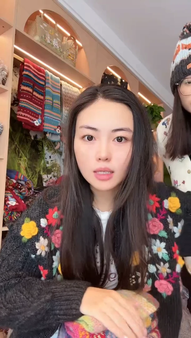 羊毛明星同款黑短毛衣