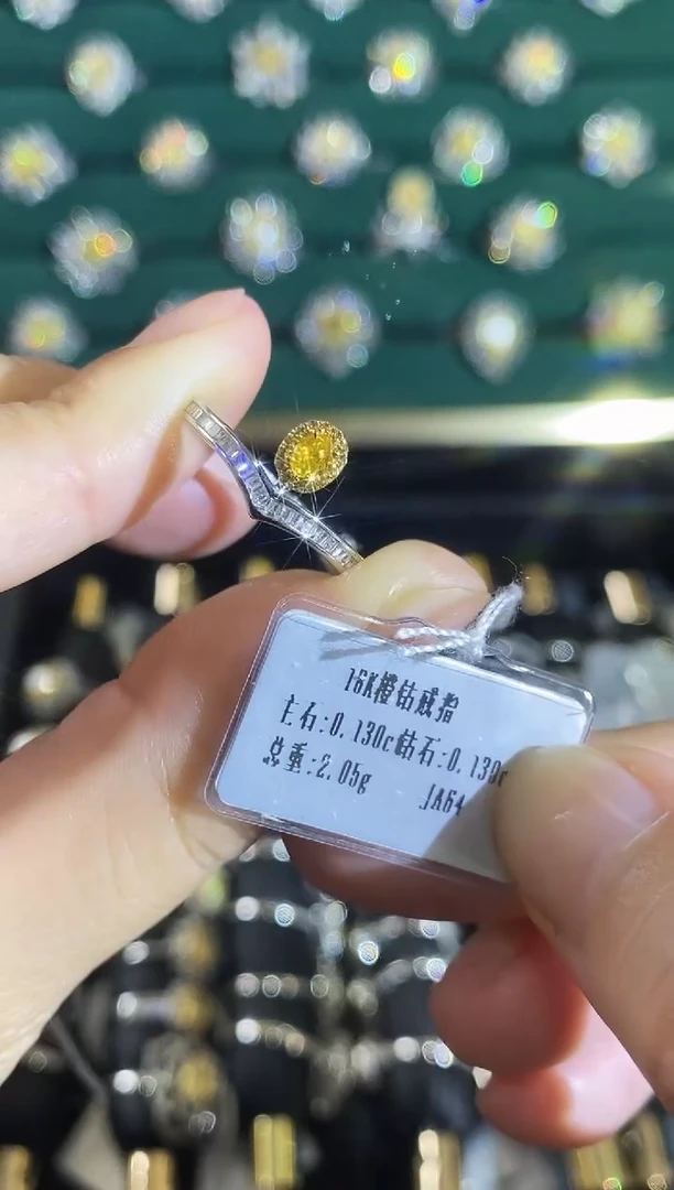 18K金镶嵌戒指钻石22