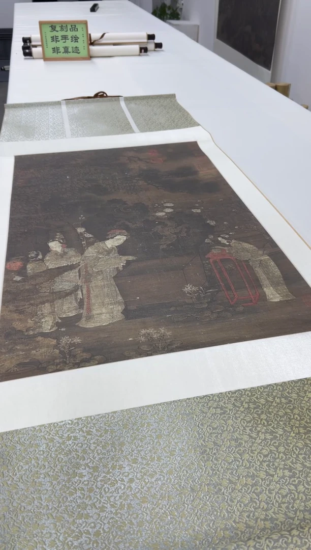 【复刻品】五代 佚名  浣月图