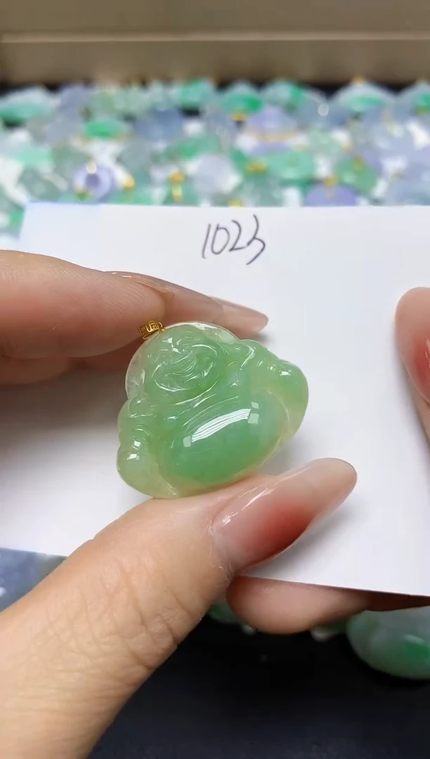 翡翠未镶嵌颈饰 天然缅甸翡翠A货