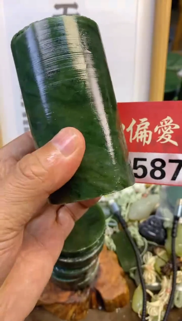 未镶嵌和田玉挂件和田玉