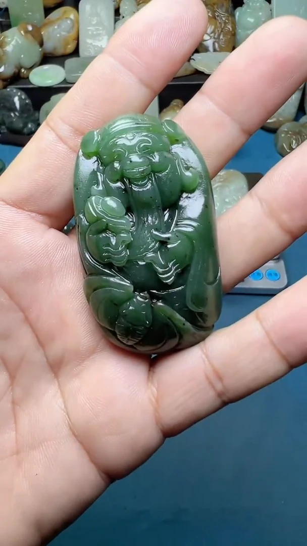 未镶嵌和田玉把件-