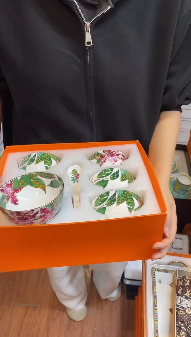 杯鸿辉家品牌瓷器，京东包邮！