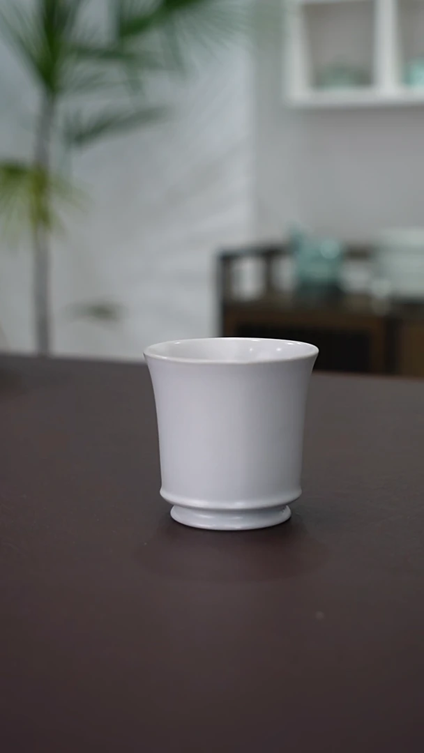 月白釉 马蹄杯炸福利    无纹