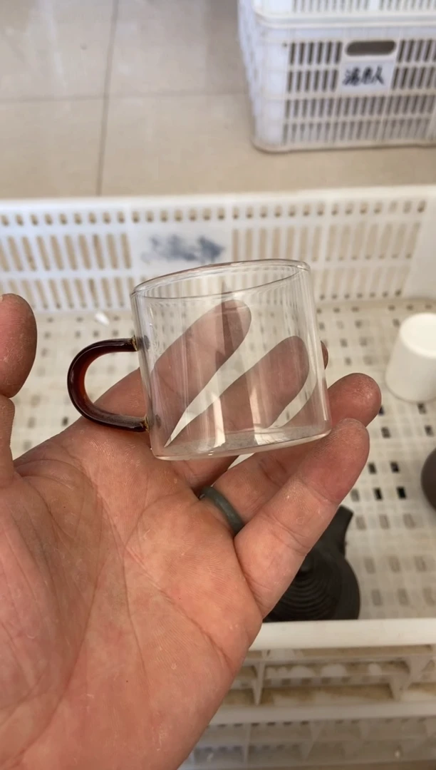 无运费险有瑕疵的摄影的产品有使用过的痕迹有点脏介意勿拍