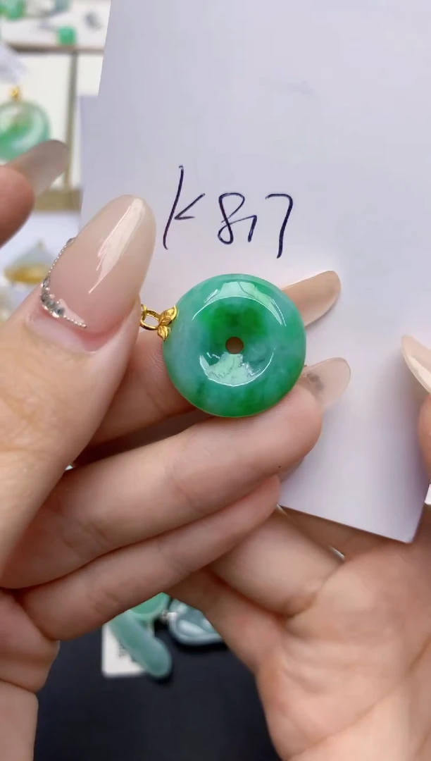 翡翠未镶嵌颈饰天然缅甸A货翡翠