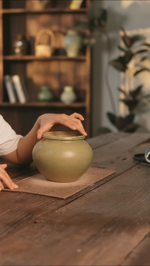 摆件13-54高15口12误差2无孔